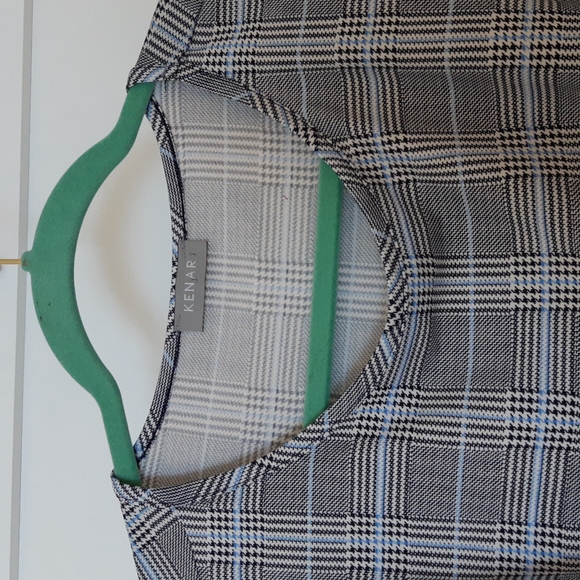 🌞3/$50 Kenar women's plaid top - Picture 2 of 4